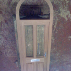 Utile Arced Door
